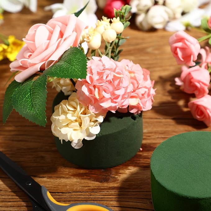 Maitys 12 Pieces Round Floral Foam Wet Green Flower Foam DIY Flower Arrangement Kit for Aisle Wedding Party Decoration(2.95 x 2.95 x 1.57 Inches)