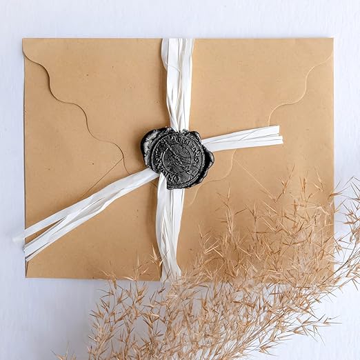 500 Pcs Octagon Sealing Wax Beads Black Wax Seal Beads with 4 Pcs Tea Candles and 1 Pcs Wax Melting Spoon for Crafts Letter Wine Greeting Cards Sealing