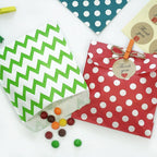 KEYYOOMY 200 Pcs Red and Black Candy Buffet Bags Small Cookie Bags Polka Dot Paper Treat Bag for Wedding Birthday Party (5 inch x 7 inch)