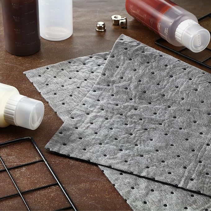 Hoolerry Oil Absorbent Pads Weight Dimpled Pad Garage Accessories Water Absorbent Mat Oil Spill Mat for Absorbing Protecting Home Garage Basement (13.5 x 17.5 Inch,Gray,200 Pcs)